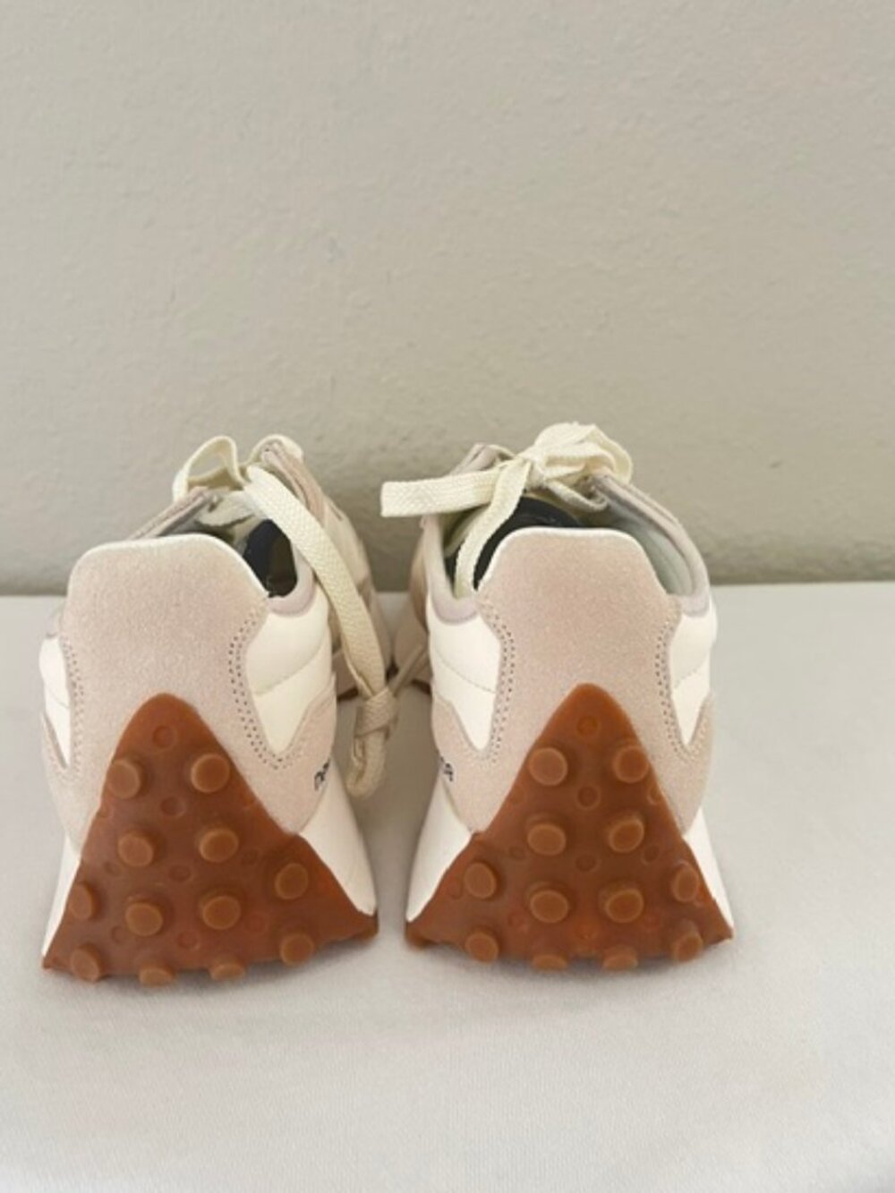 New Balance Women's 327 Shoes - Picture 3 of 8